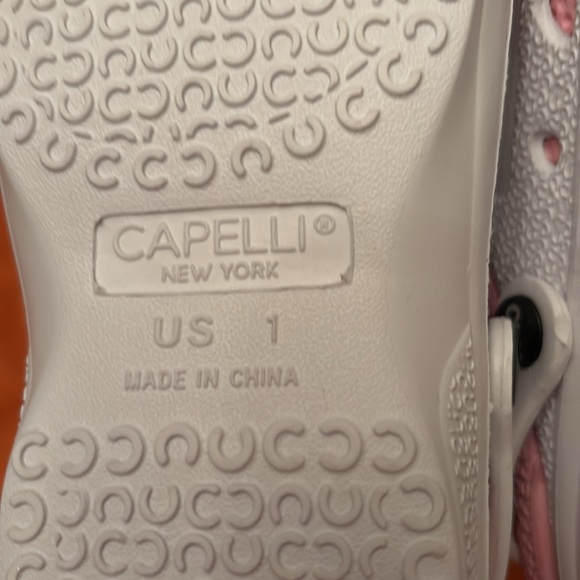 Girls croc style shoes - Picture 5 of 5